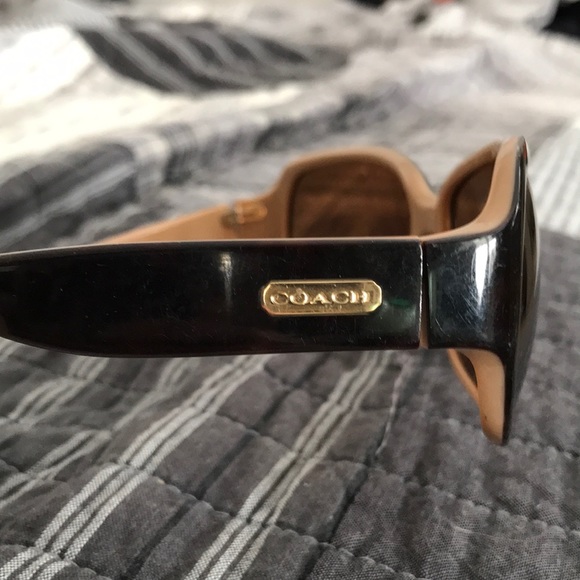 Coach Sunnys - Picture 2 of 4